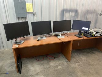 Lot of 4 Dell Computer Monitors
