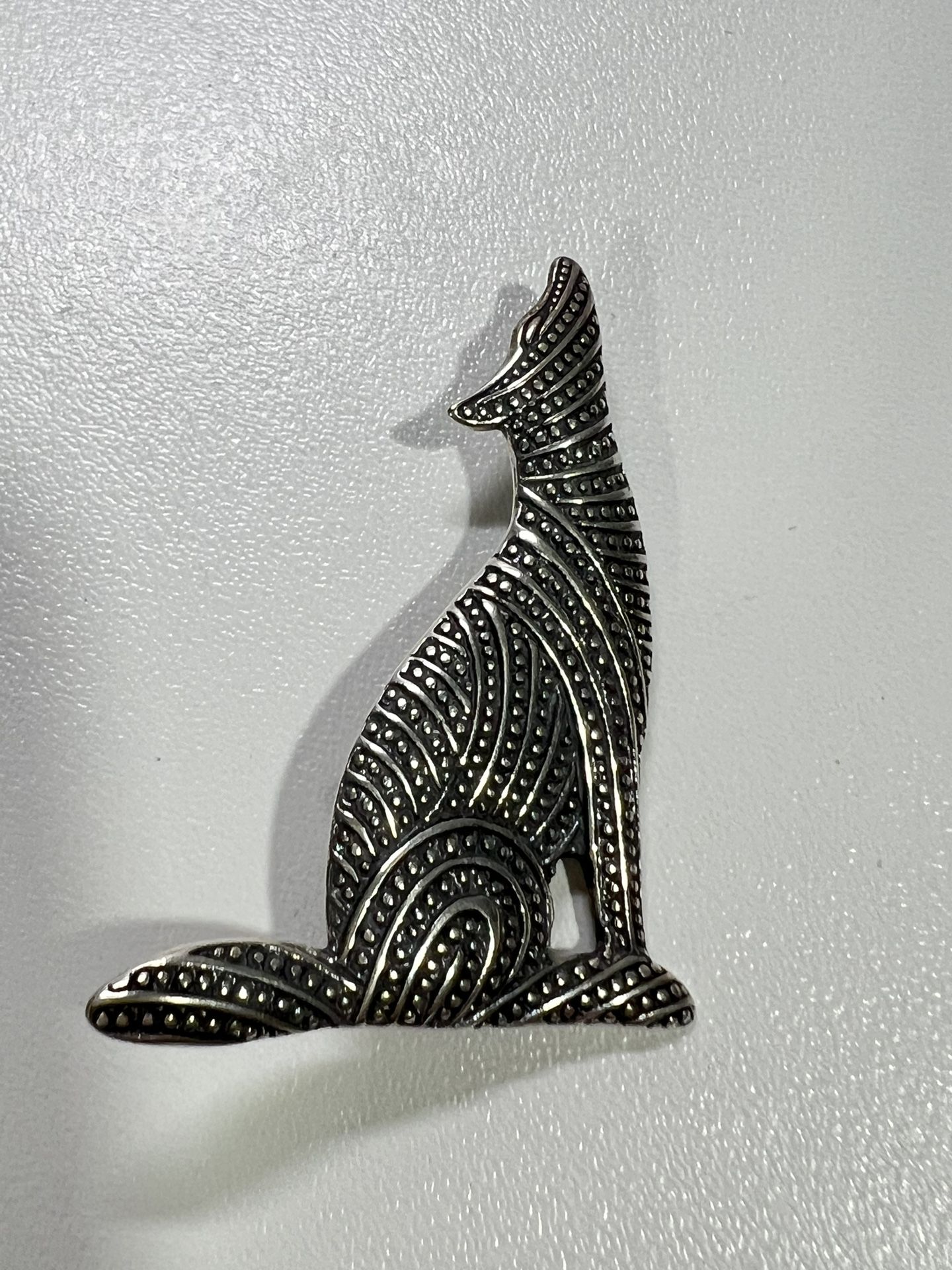 Brooch Style Howling Dog Wolf Brooch Pin sterling