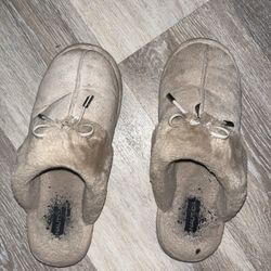Free Slippers Size 9/10 (not In The Best Condition)