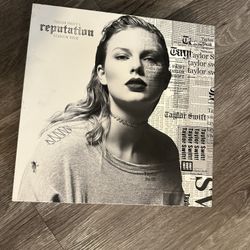 Taylor Swift Reputation Collectors Box
