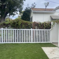 New 3.5ftx8ft Front Yard Vinyl Fence White