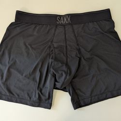 Saxx Quest 2.0 Quick-Dry Mesh Underwear | Men's Medium