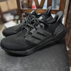 Adidas ULTRABOOST LIGHT RUNNING SHOES