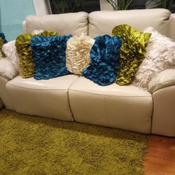 CUTE REAL LEATHER POWER RECLINING SOFA IN NEW CONDITION AT PICKY PINCHERS 801 TURNER ST CLEARWATER OPEN TODAY 12-6 FREE DELIVERY 