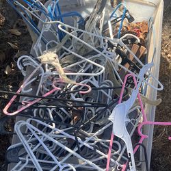 Clothing hanger