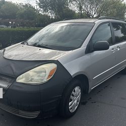 2005 Toyota Sienna LE Clean Title