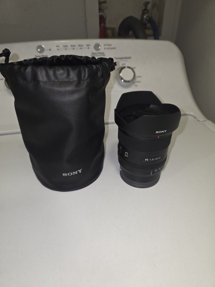 Sony - FE 20mm f1.8 G Ultra Wide Angle Prime Lens