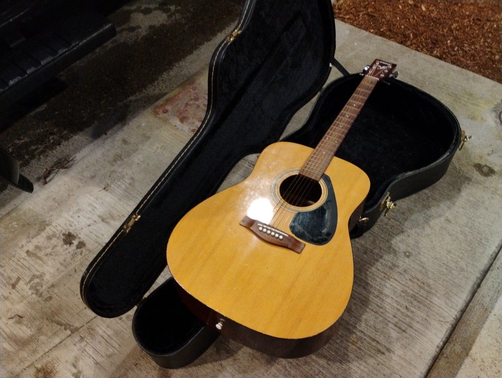 Yamaha Acoustic 6-string Guita Case Hard Case