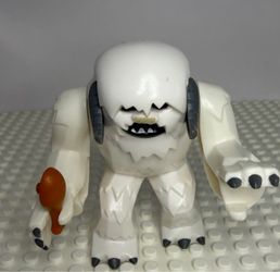 LEGO Star Wars Wampa Minifigure Set 8089 Hoth Wampa Cave Complete With Horns
