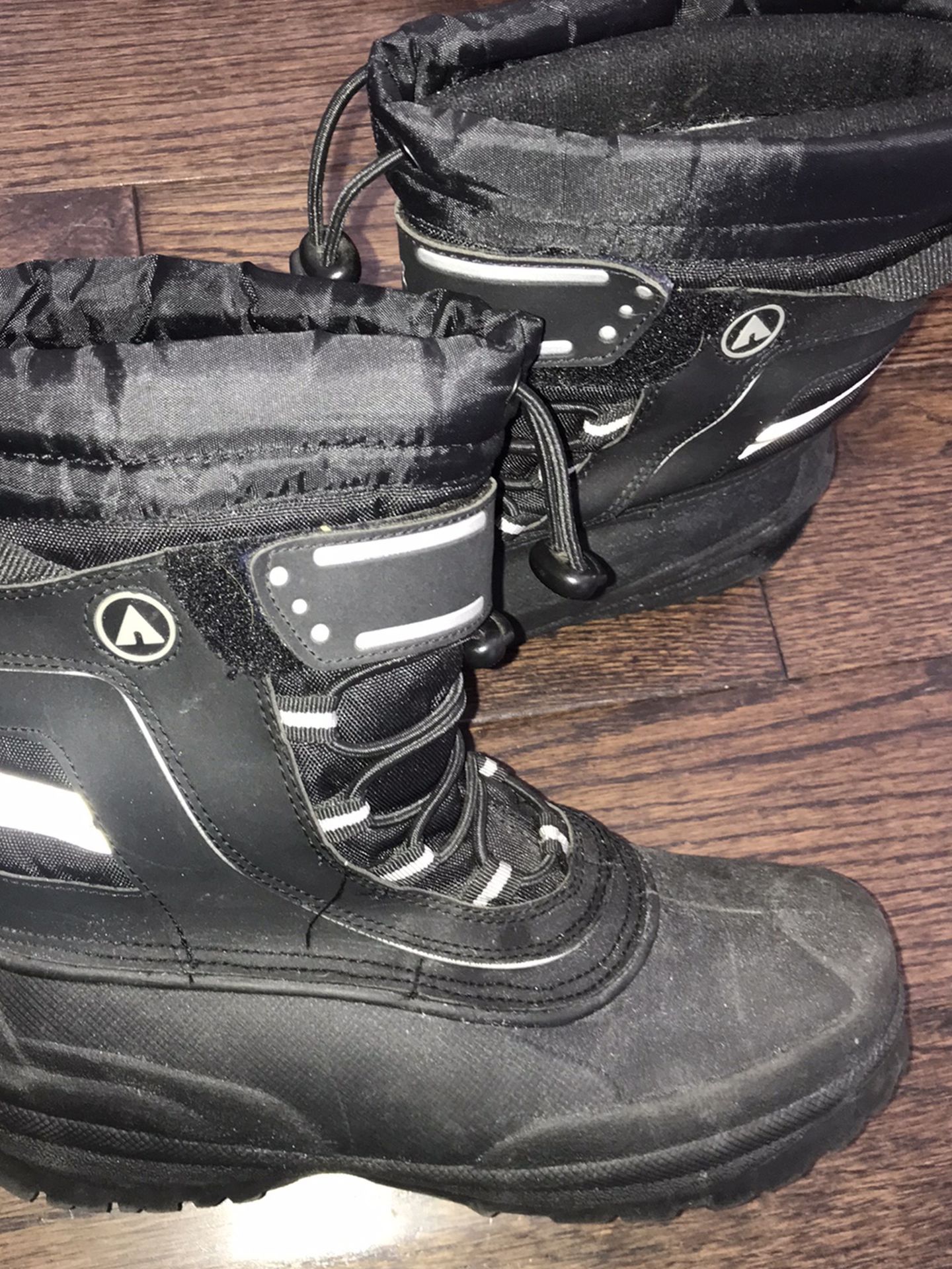 Men’s Air walk winter Snow boots Size 8 Exc condition
