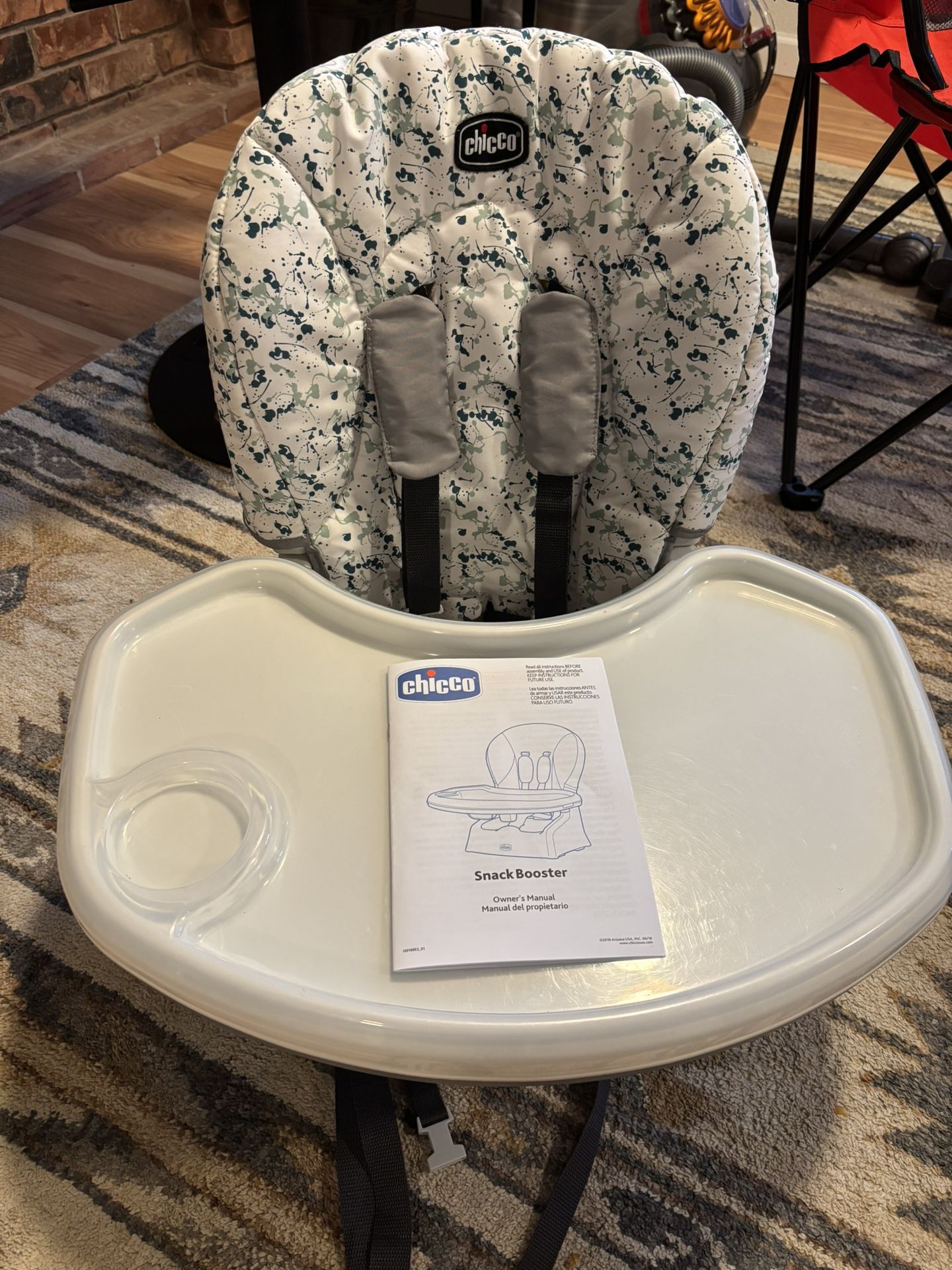Chicco Snack Booster High Chair