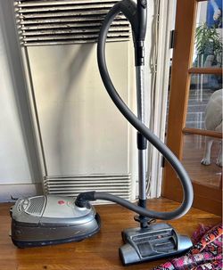 Hoover WindTunnel Canister Vacuum