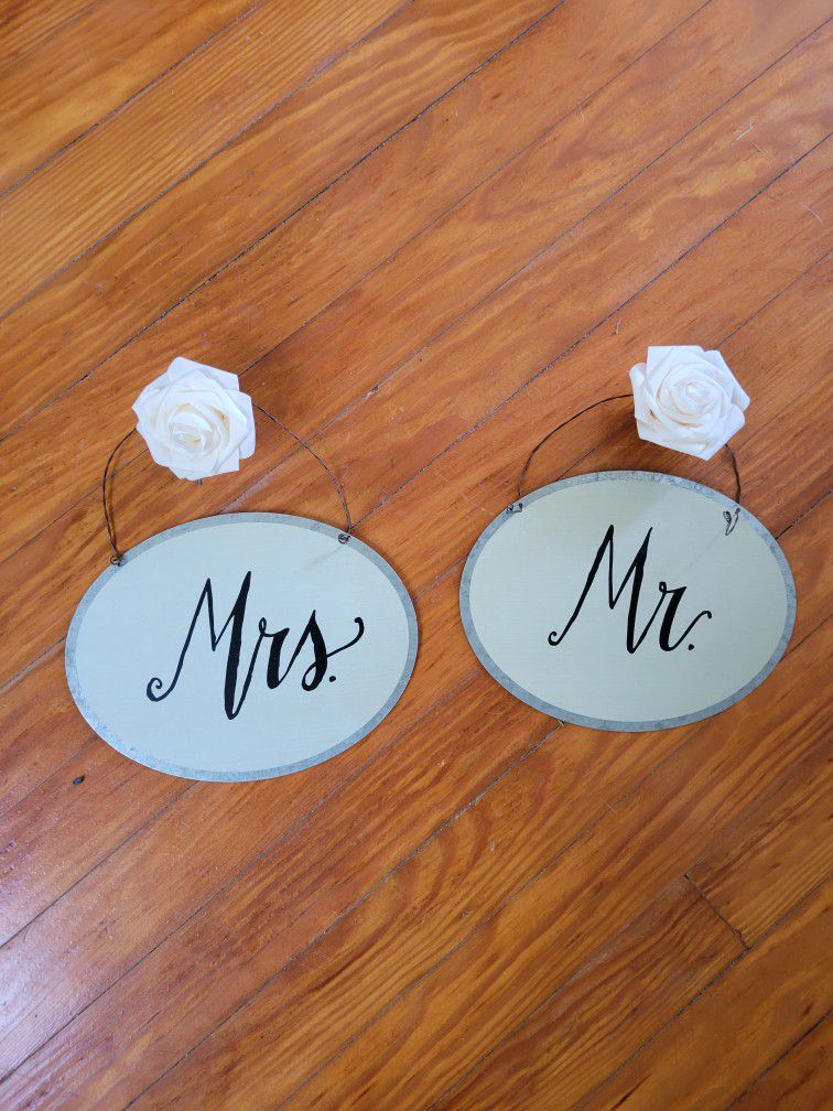 Metal Mr. And Mrs. Signs