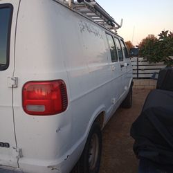 Dodge Van 1999