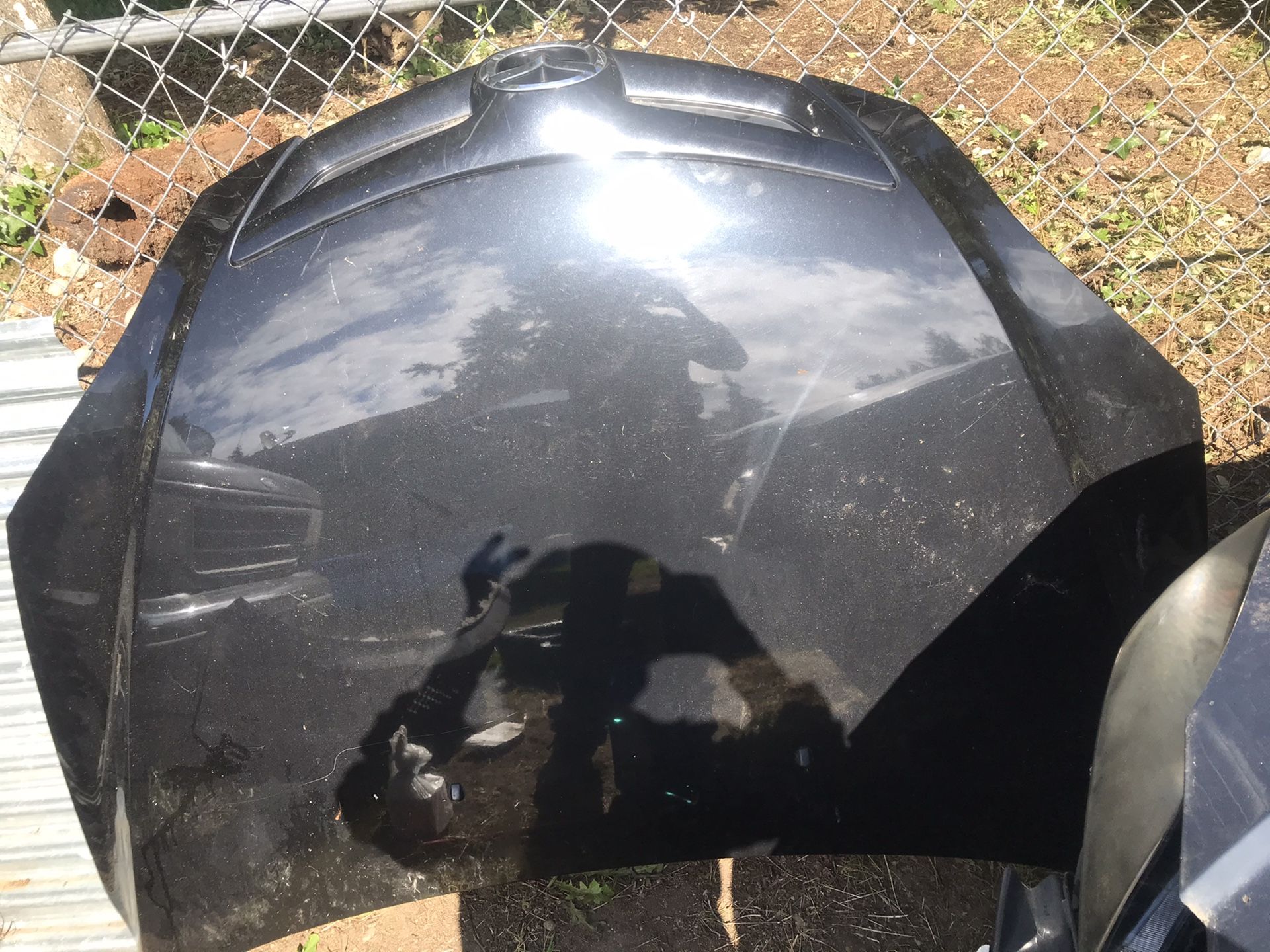 Mazda 3 hood black excellent condition 2004 to 2009i have more parts radiator and radiator soport