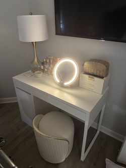 Vanity table ONLY