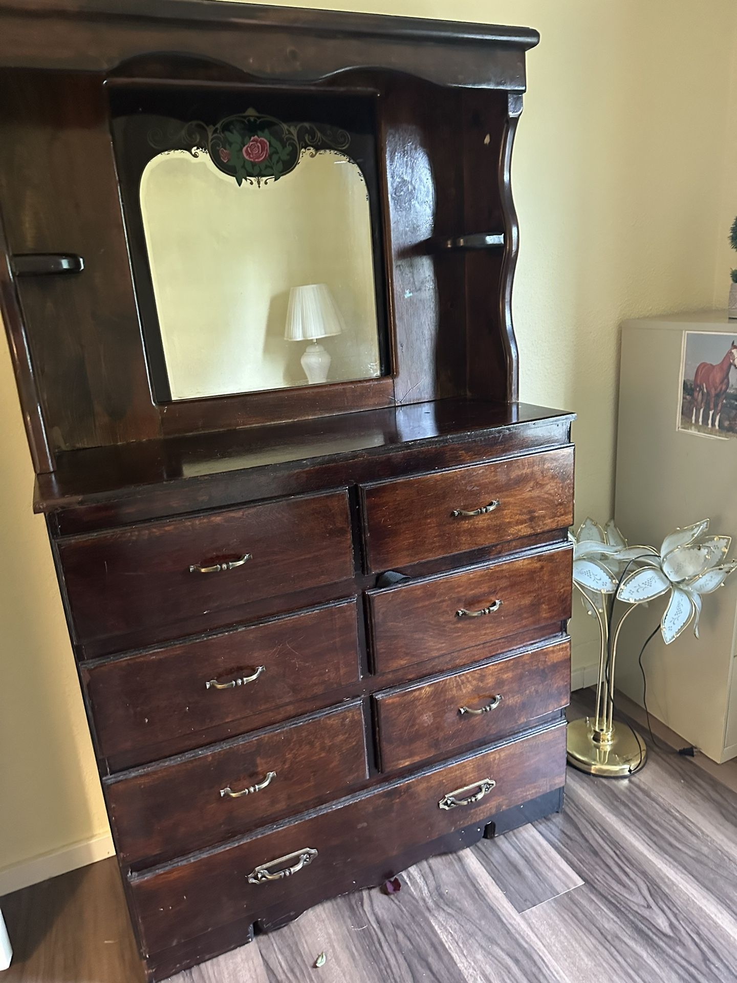 Dresser
