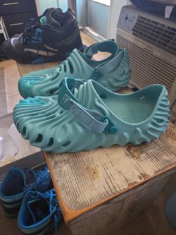 Croocs Size 11.5