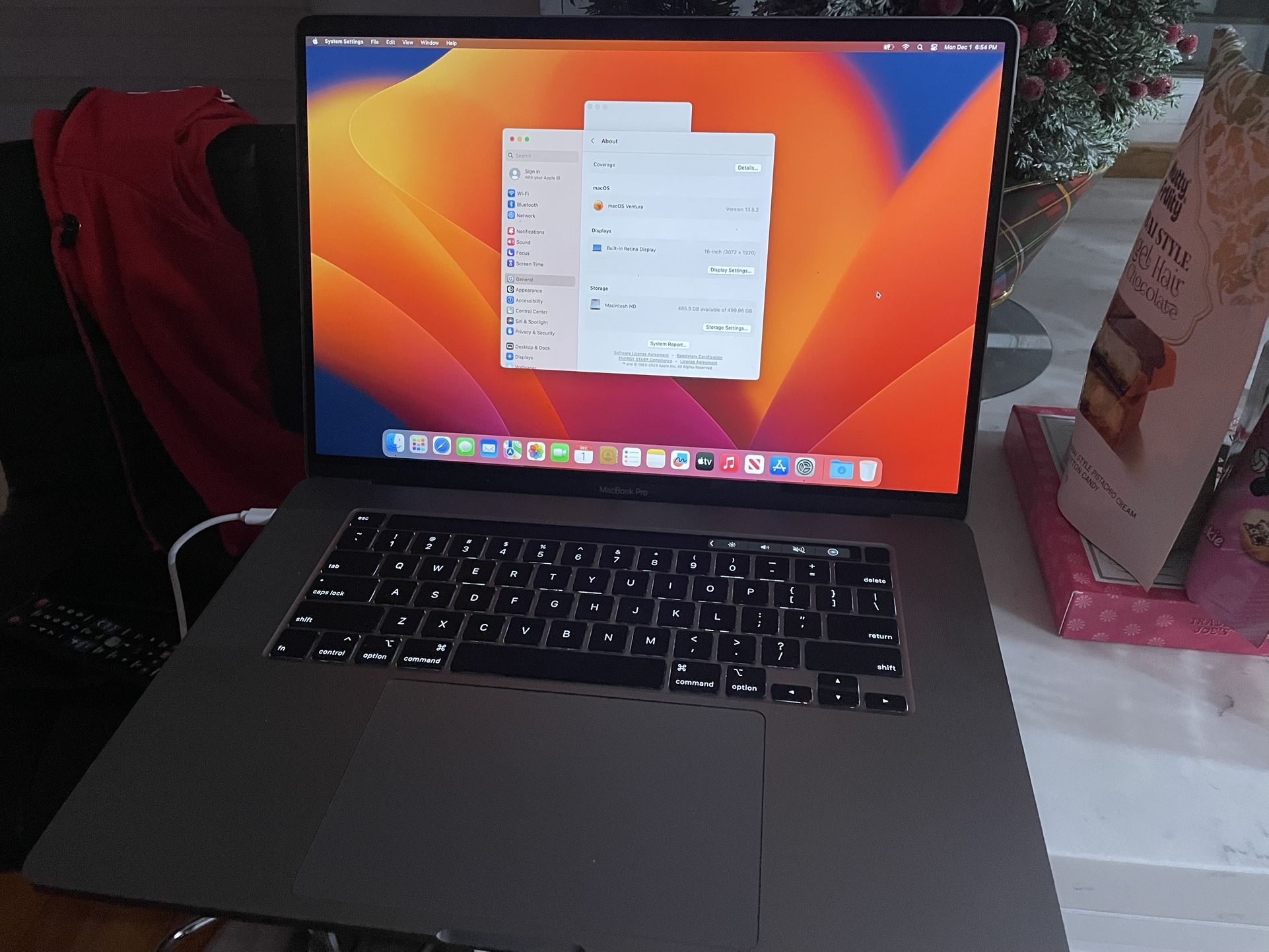 2019  MacBook Pro 16”. Memory 32GB. 500GB SSD. OS Tahoe