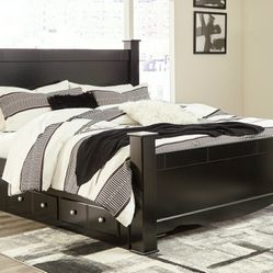 Mirlotown Black Queen Storage Poster Bed


