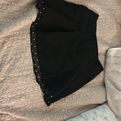 Black skirt 
