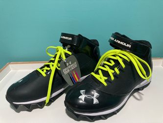 Under Armour Men's Mid Top Black Football Cleats Size 8 1/2 New