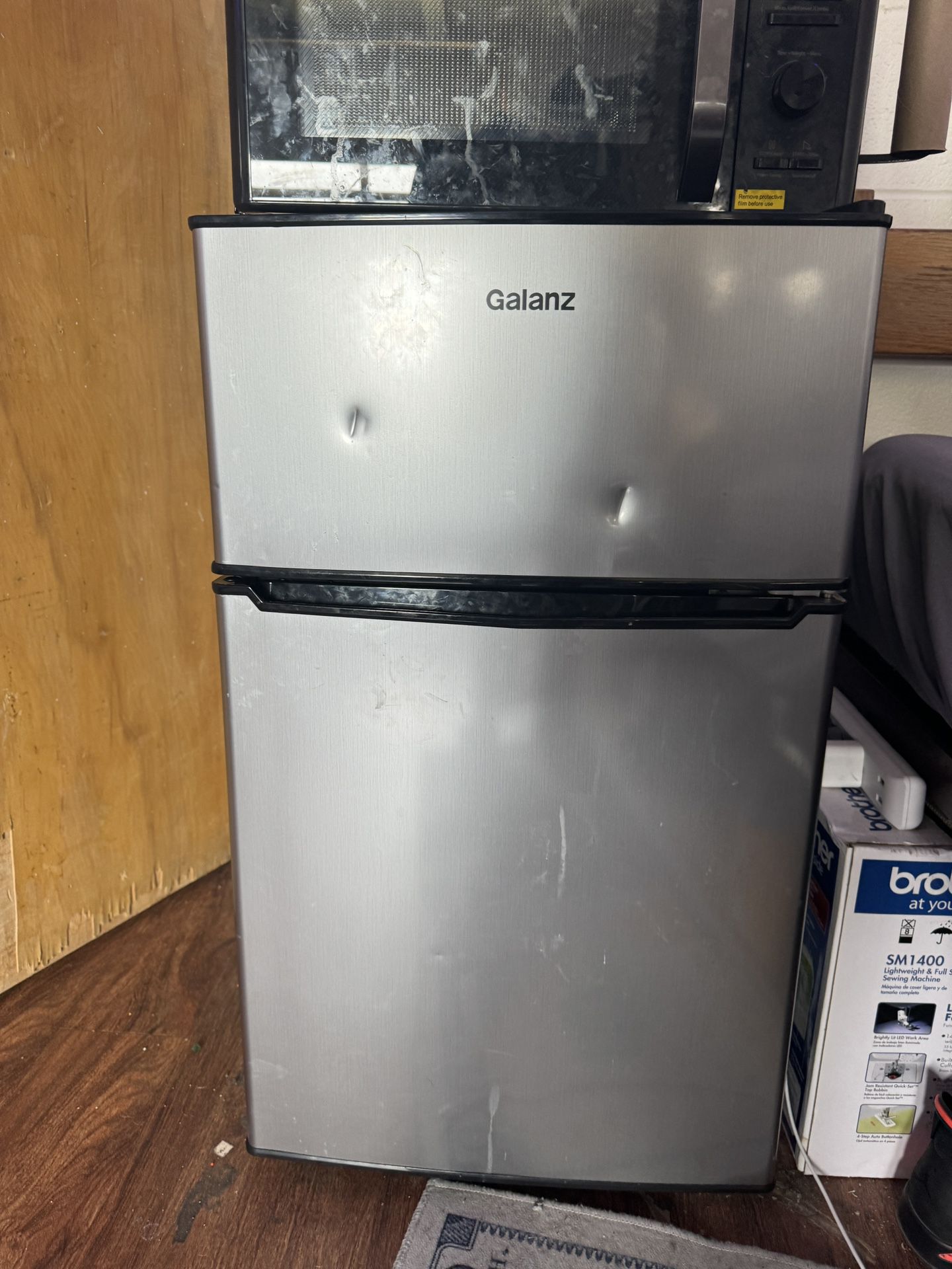 Galanz Silver Mini fridge 