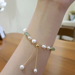 Natural Pearls And Green Jade Fashion Bracelet 