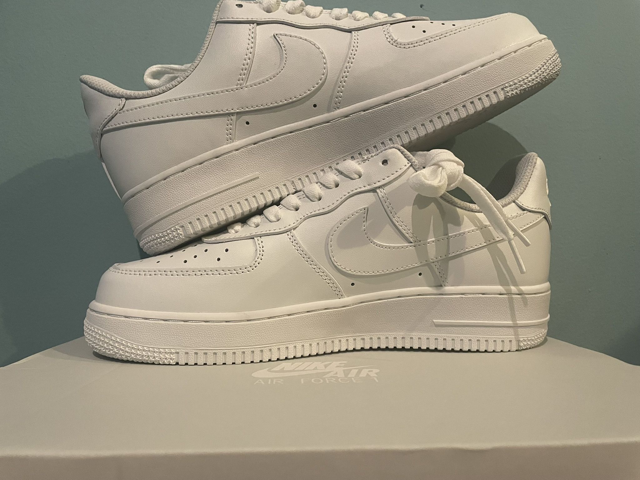 Nike Men’s Air Force 1 NEW Size 9.5