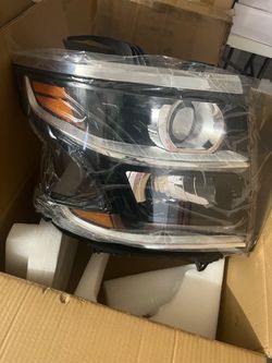 Headlights Chevy Tahoe 2015. -2020