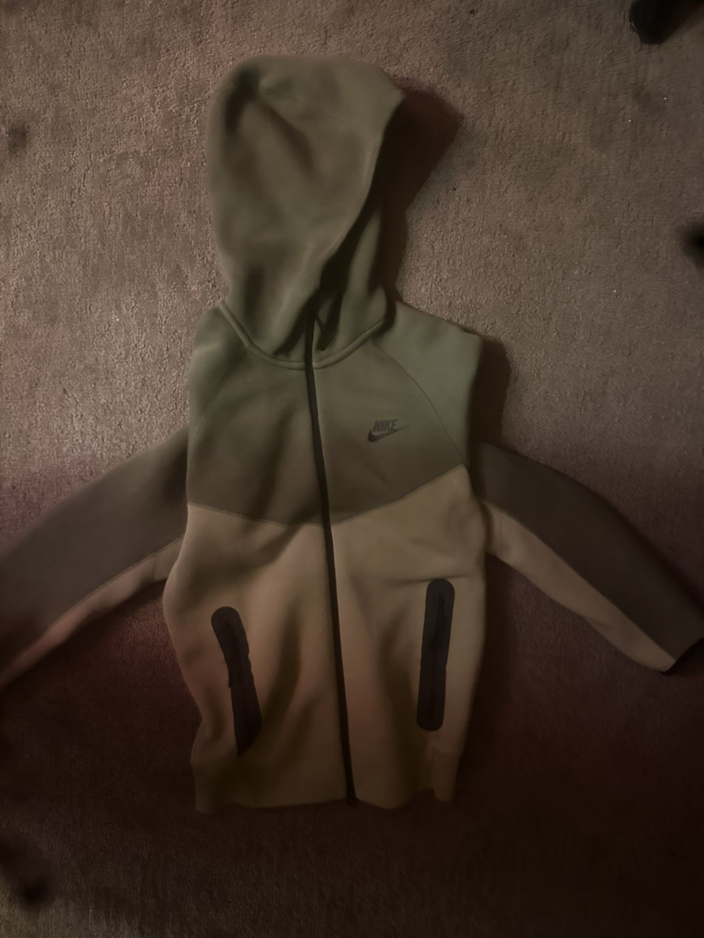 Green Nike Tech Fleece