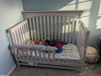 Toddler bed antique white with mattress