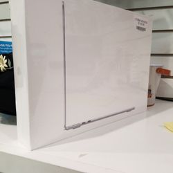 13" Macbook Pro M2/ 8gb RAM/ 256gb Ssd