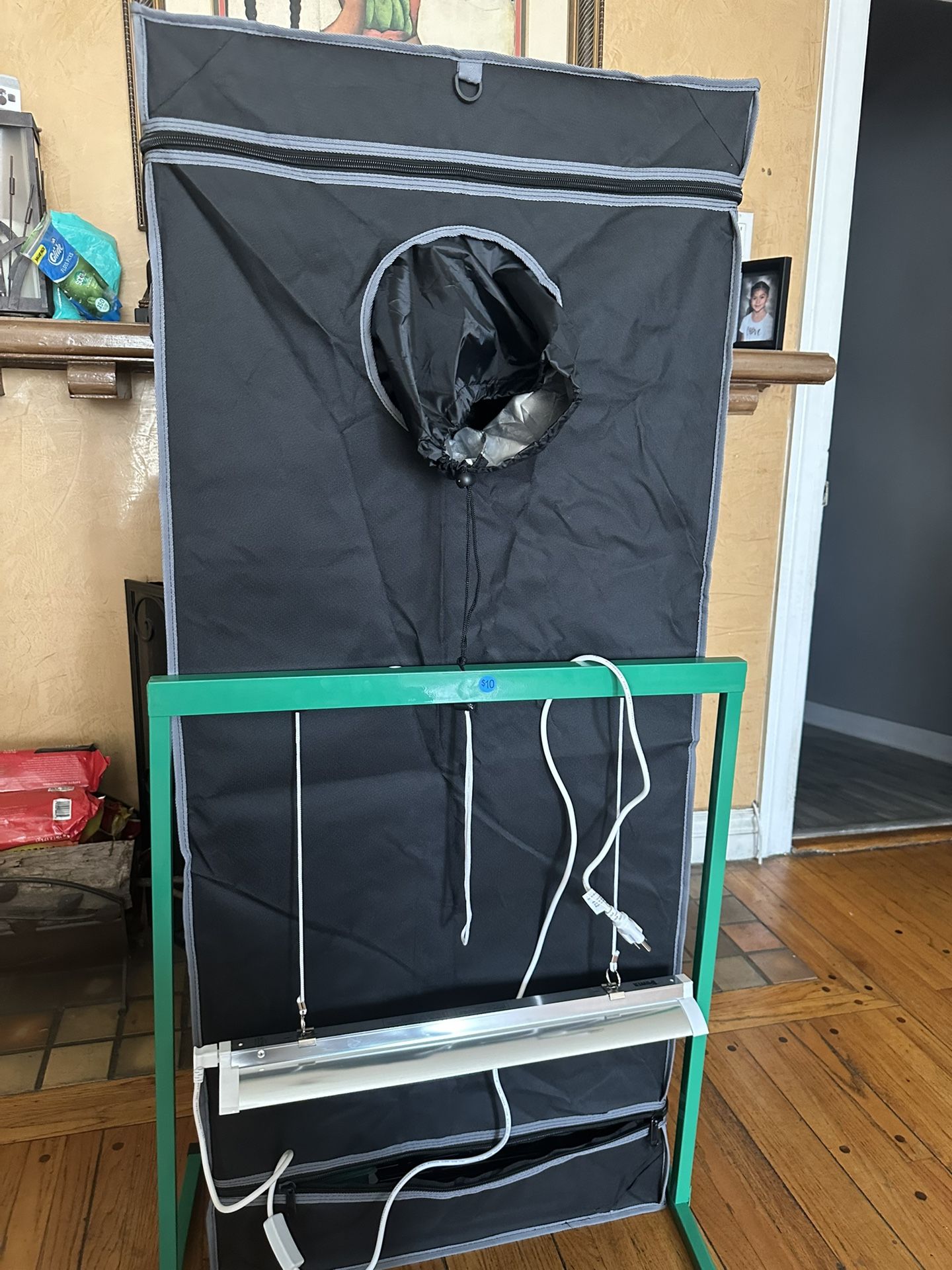 Grow tent