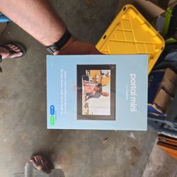 Facebook Portal Mini - 8" Screen