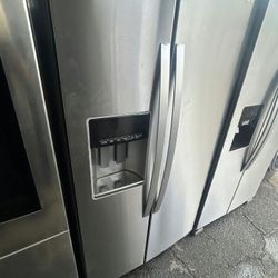 Fully Func tional Whirl pool Ref rigerator Fridge 36inches width