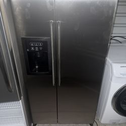 GE Refrigerator 
