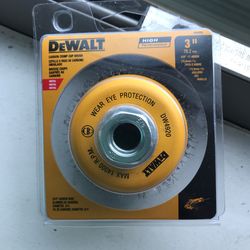 Desalt Carbon Crimp Cup Brush (DW4920)