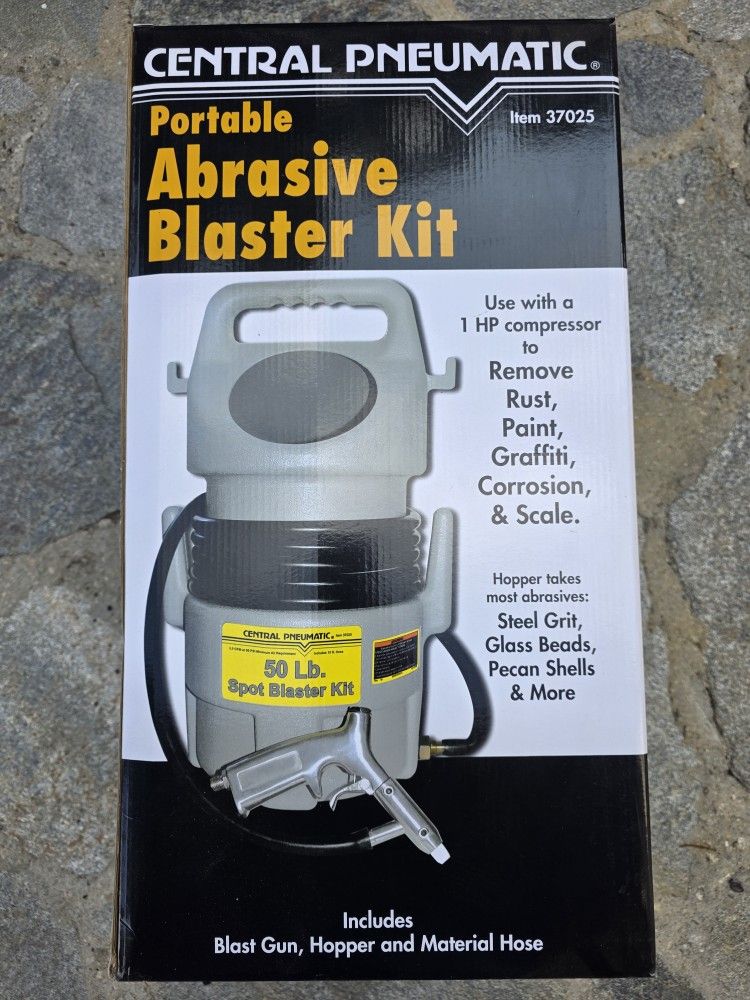 Central Pneumatic Portabke Abrasive Blaster Kit (Sand Blaster)