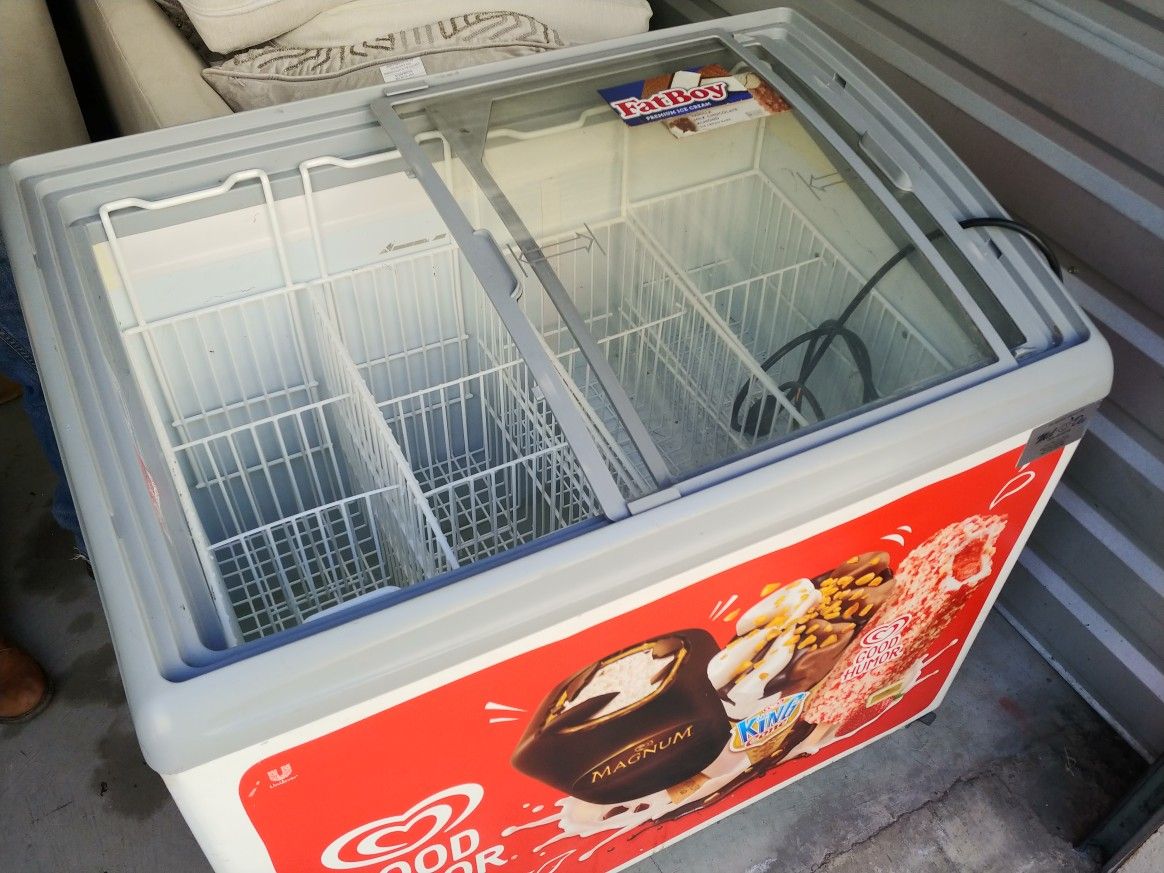 Ice Cream Vending Freezer Commercial ice Cream Freezer Works Great