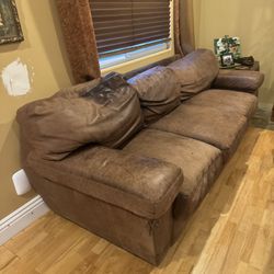 8 Ft Leather Sofa Used. Free You Pick Up 