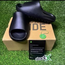 Yeezy Slides Onyx Black size 10