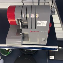 Singer Sewing Machine 