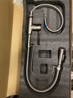 BRAND NEW Lenova Pull-Down Kitchen Faucet in Brushed Nickel