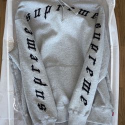 Supreme Hoodie 