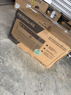 Frigidaire 10,000 BTU wall mount air conditioner