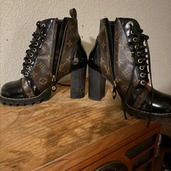 Louis Vuitton Star Trail Ankle Boots Size 38.5