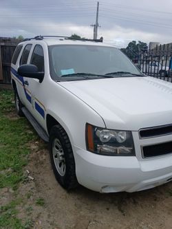 2014 CHEVY Tahoe SUV-4x4-1 owner