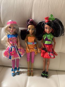 Disney Descendants Neon Lights Dolls