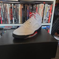 Nike Jordan 5 V Fire Red Size 9.5